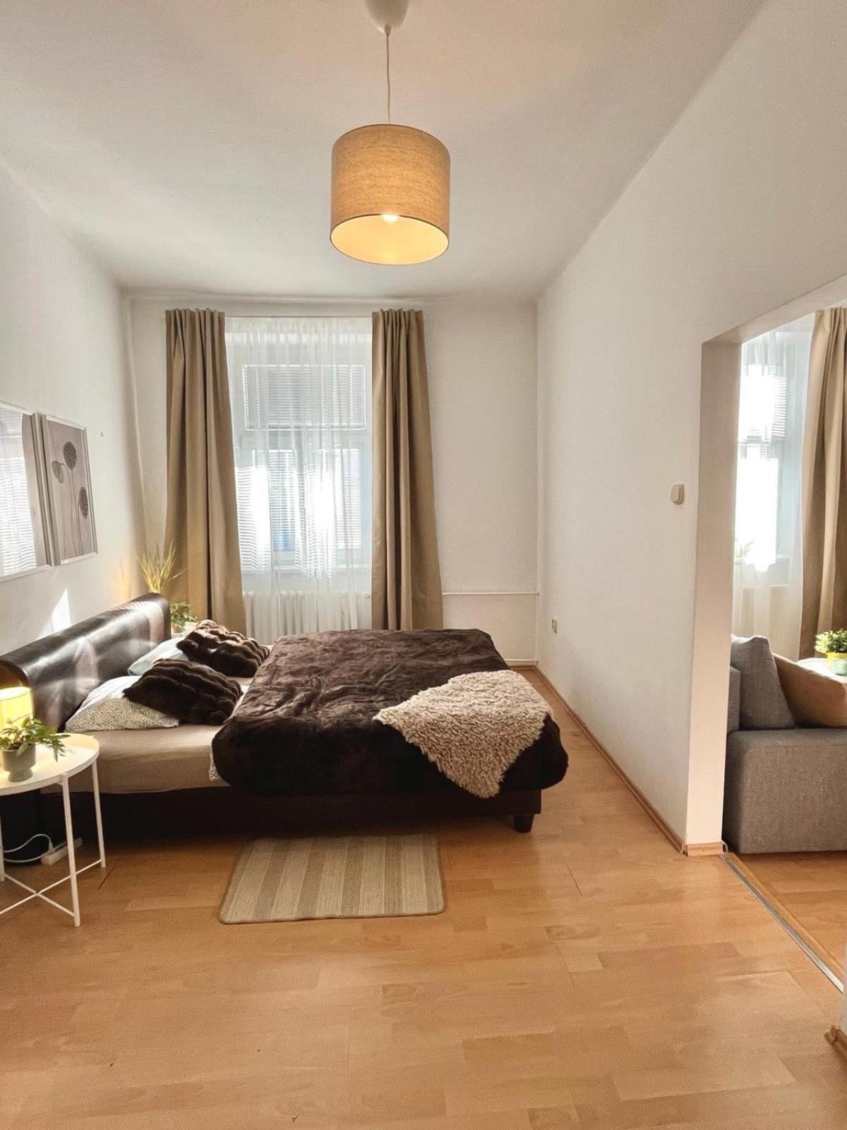 Apartment Caroline - Old Town Bratislava Bagian luar foto