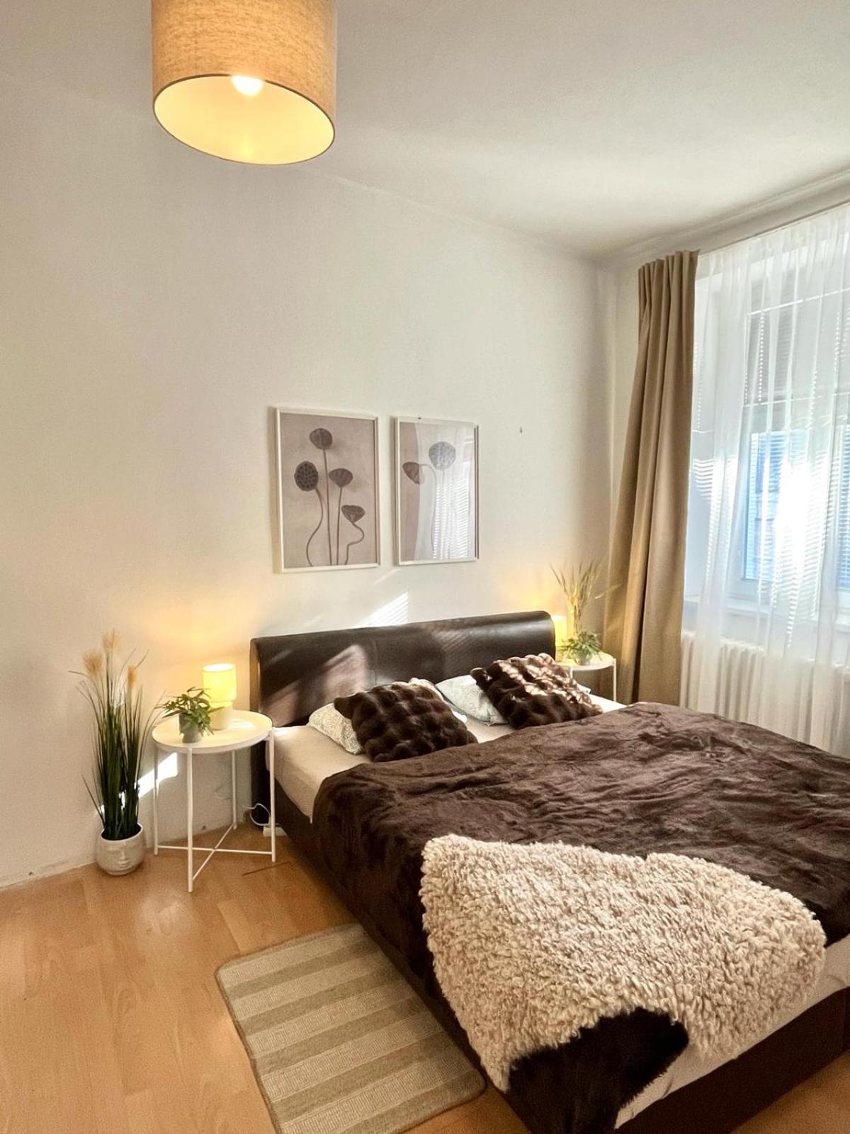 Apartment Caroline - Old Town Bratislava Bagian luar foto